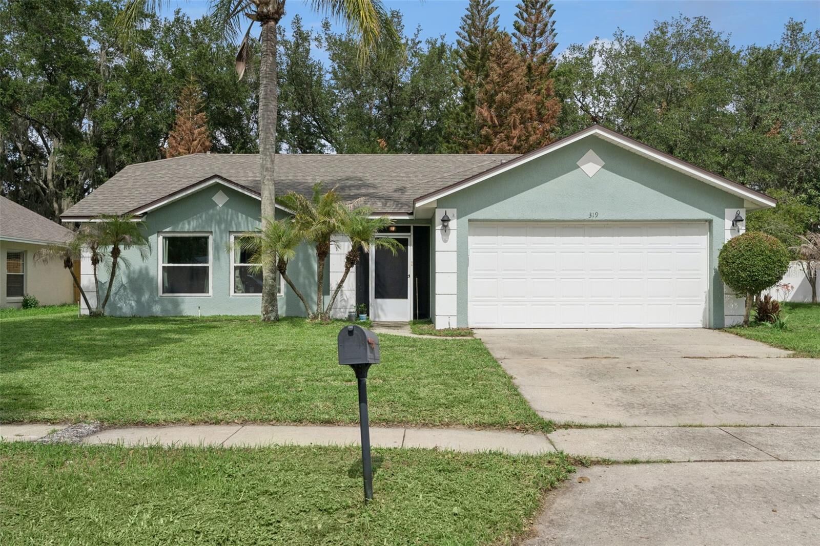 Property Photo:  319 Sterling Lake Drive  FL 34761 