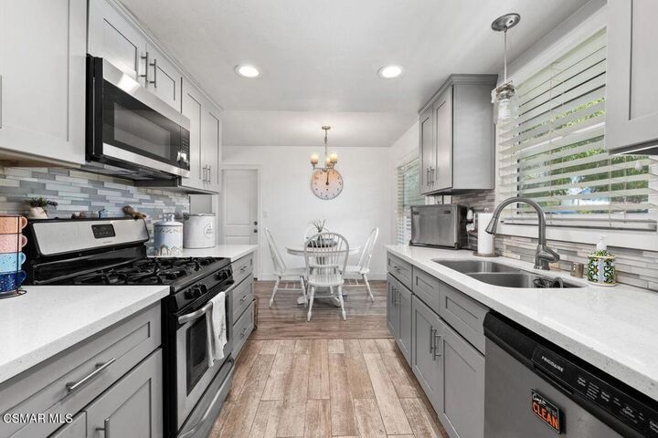 Property Photo:  2991 Calle Estepa  CA 91360 