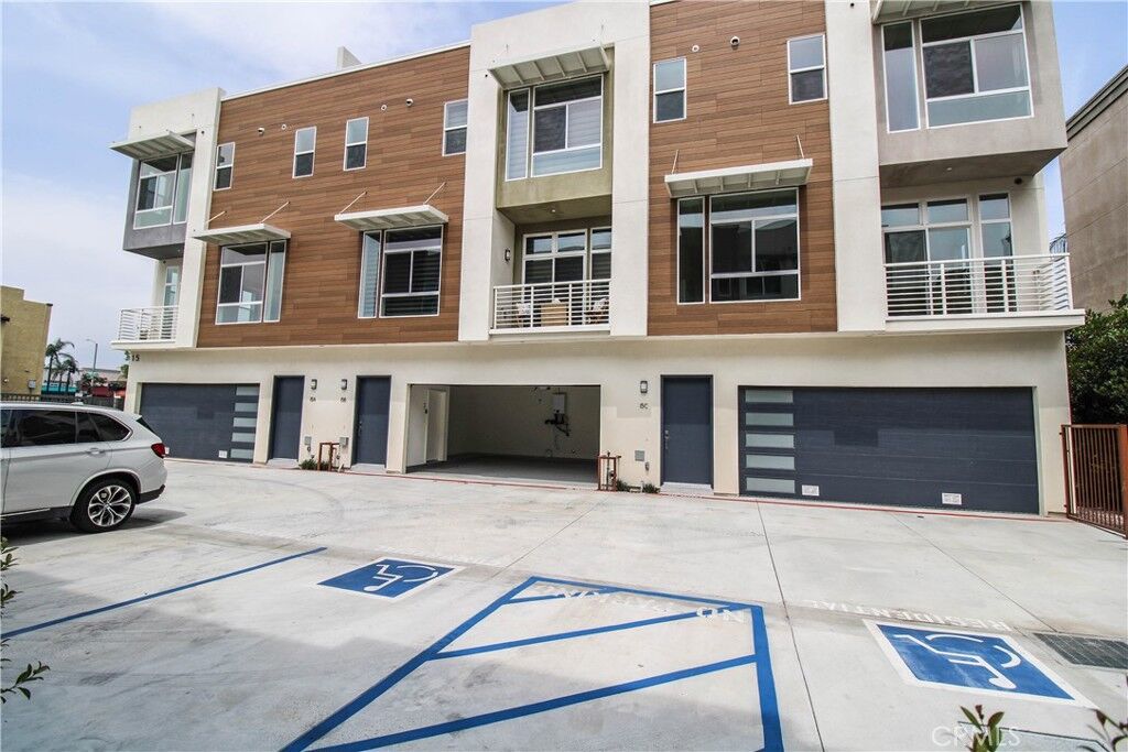 Property Photo: 15 S Chapel Ave CA 91801