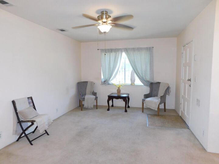 Property Photo:  520 E Mendocino Avenue  CA 95204 