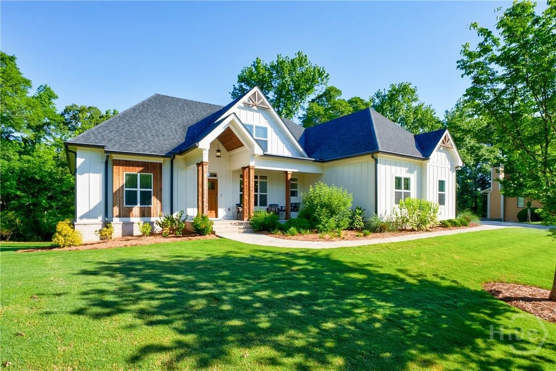 Property Photo:  103 Village Circle  GA 30677 
