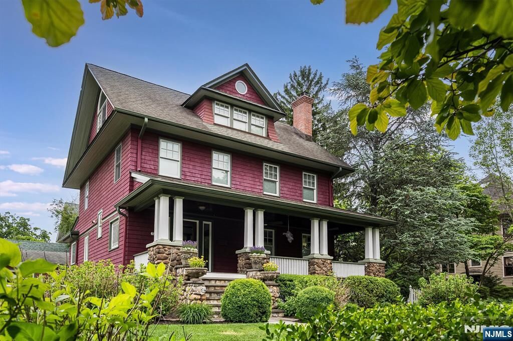Property Photo:  275 Highwood Avenue  NJ 07450 