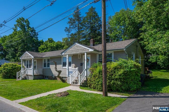 Property Photo:  67 Stuyvesant Court  NJ 07013 
