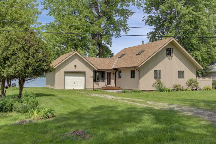 Property Photo: 325 Oakridge Lane VT 05474