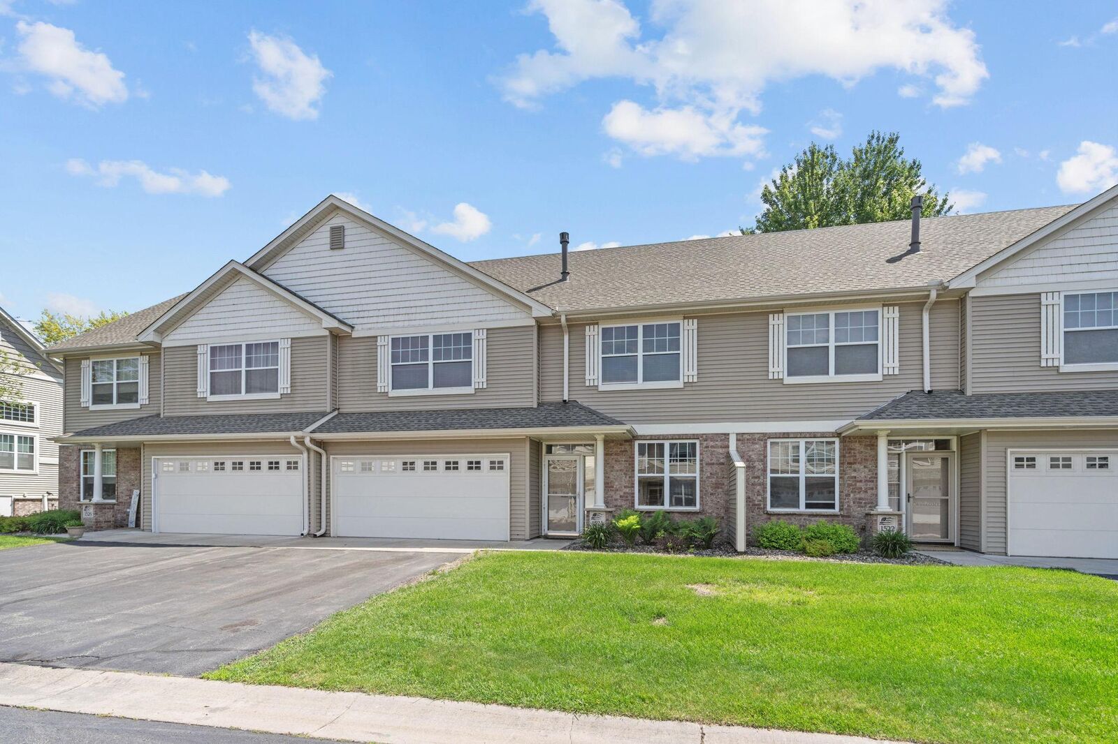 Property Photo: 1524 Independence Drive 502 MN 55057