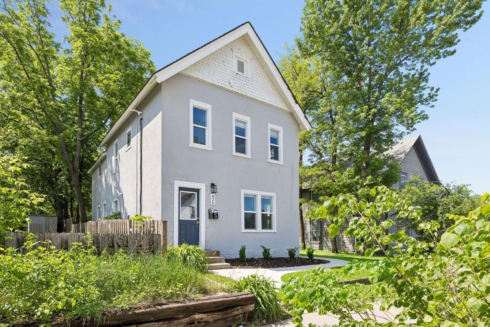 Property Photo:  826 20th Avenue NE  MN 55418 