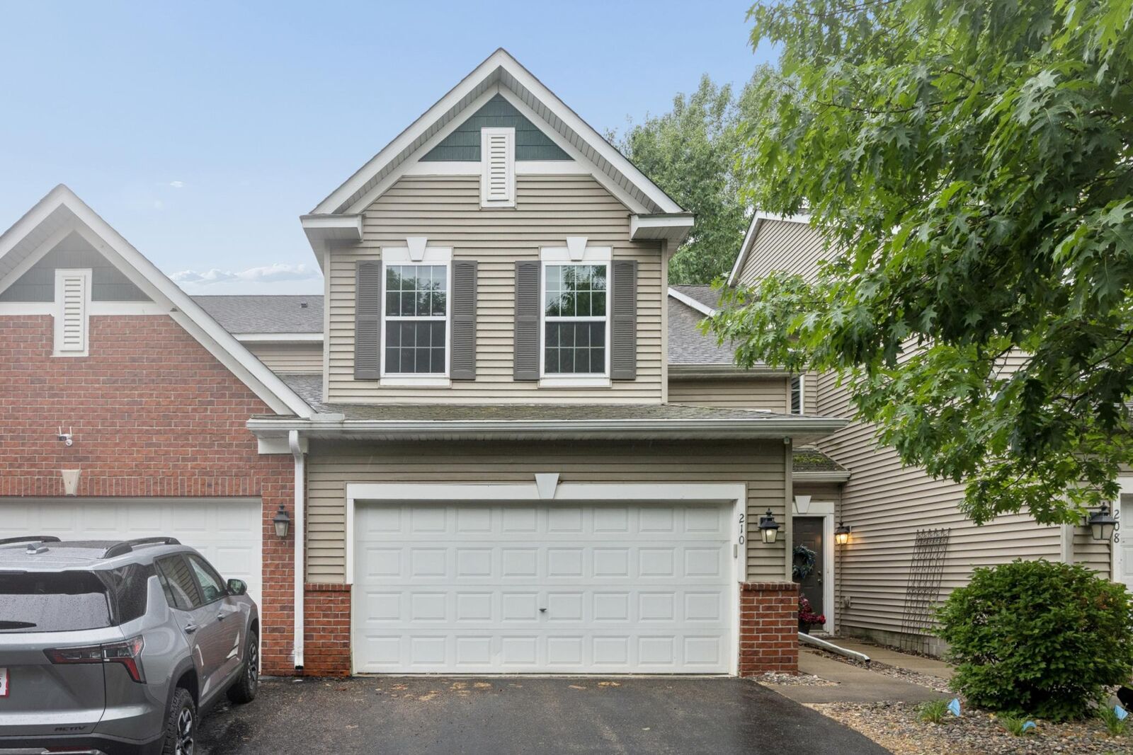 Property Photo:  210 Heritage Lane  MN 55014 