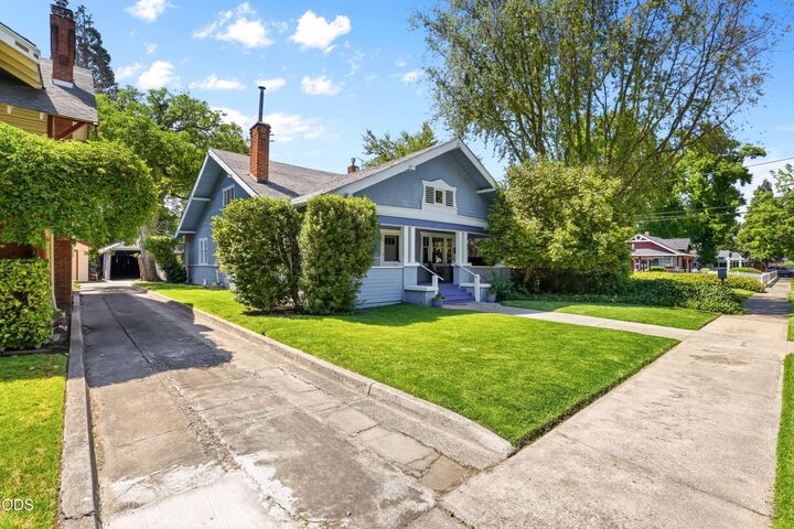 Property Photo: 109 Geneva Street OR 97504