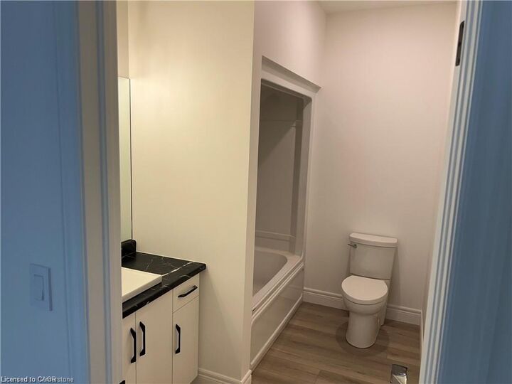 Property Photo:  207 Arden Crescent Upper Level  ON N0K 1N0 