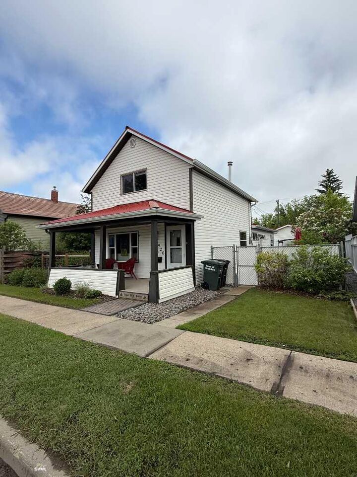 Property Photo:  4920 51 Avenue  AB T9X 1S8 