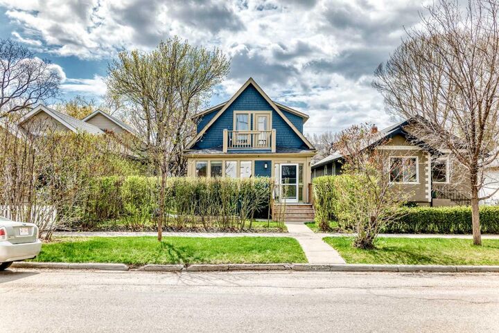 Property Photo: 211 10 Avenue NE AB T2E 0X1