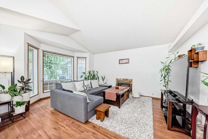 Property Photo:  16 Martinridge Way  AB T3J 3C8 