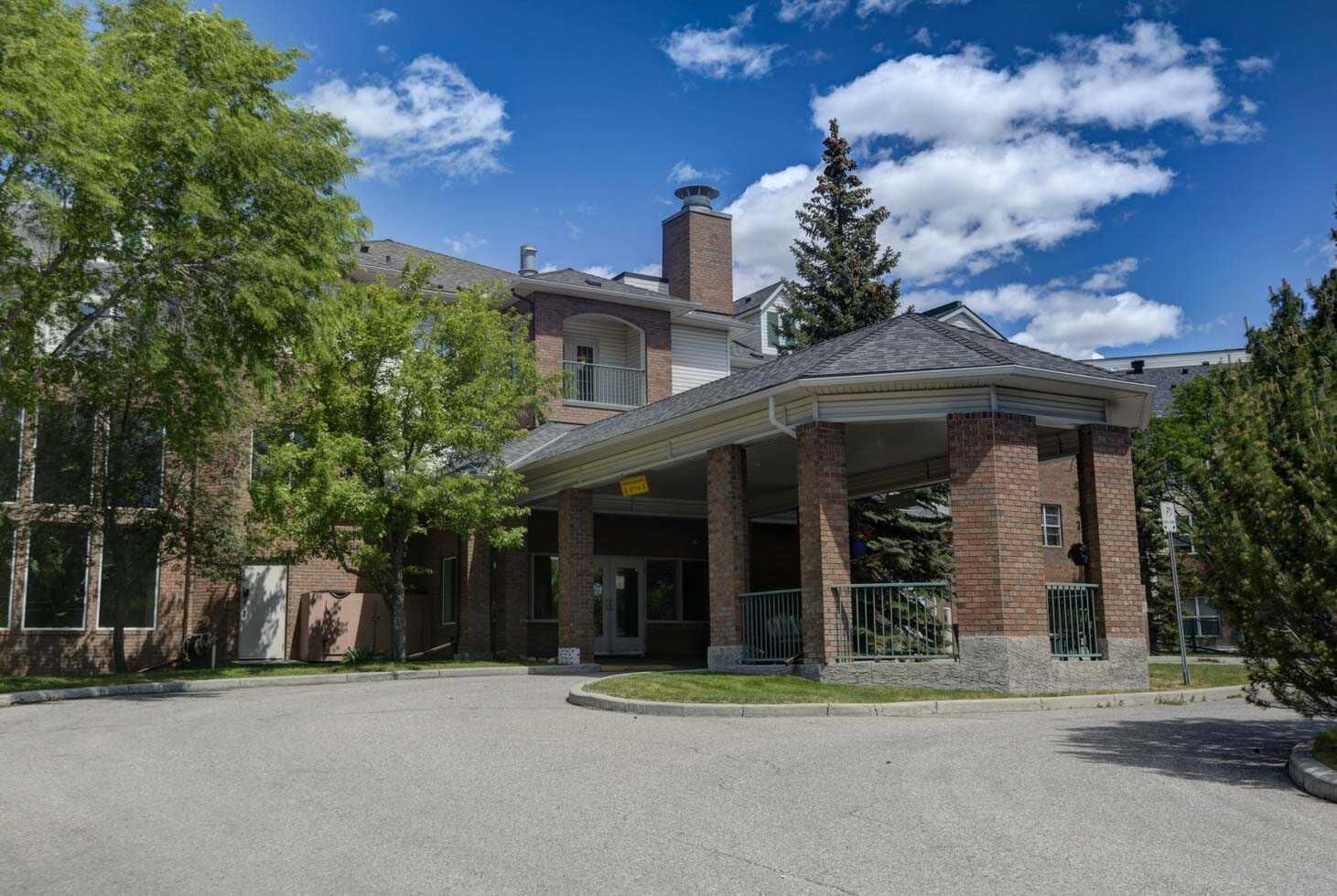 Property Photo: 1920 14 Avenue NE 114 AB T2E 8V4