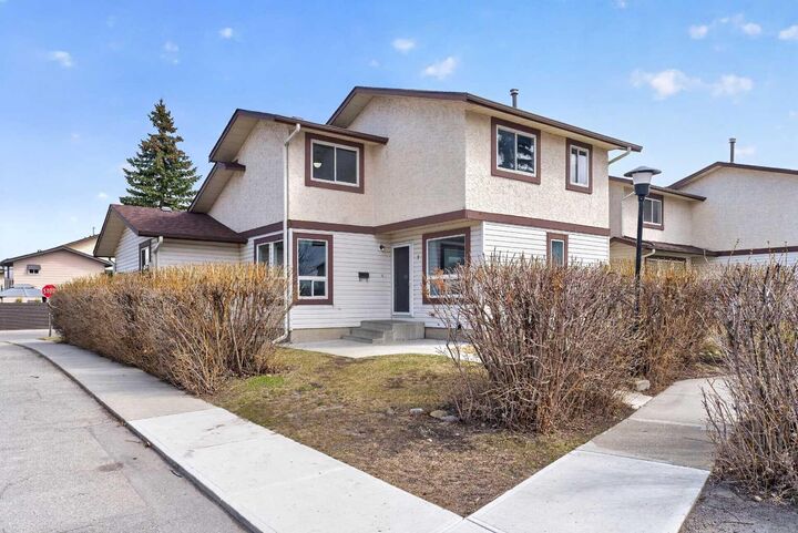 Property Photo:  75 Templemont Way NE 7  AB T1Y 5K8 