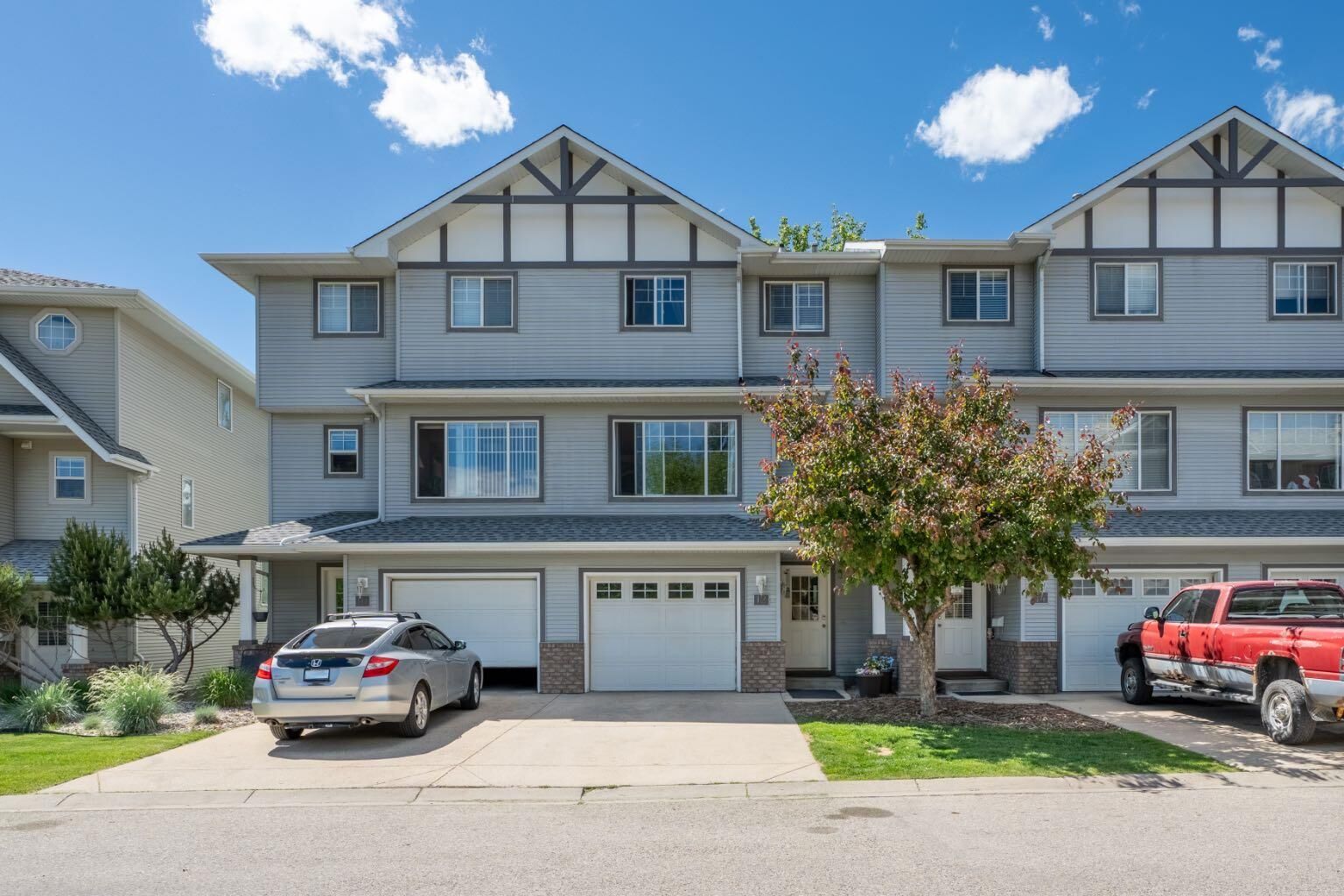 Photo de la propriété: 12 Crystal Shores Cove AB T1S 2B3