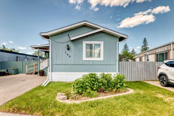 Property Photo:  6724 17 Avenue SE 169  AB T2A 0W5 