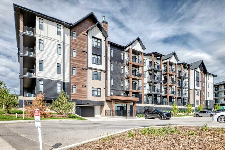 Property Photo: 430 Sage Hill Road NW 1109 AB T3R 2J9
