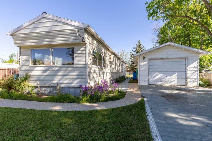 Property Photo: 321 Noble Street AB T0L 0G0