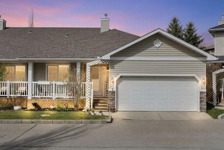 Photo de la propriété:  117 Bow Ridge Drive 3  AB T4C 2G9 