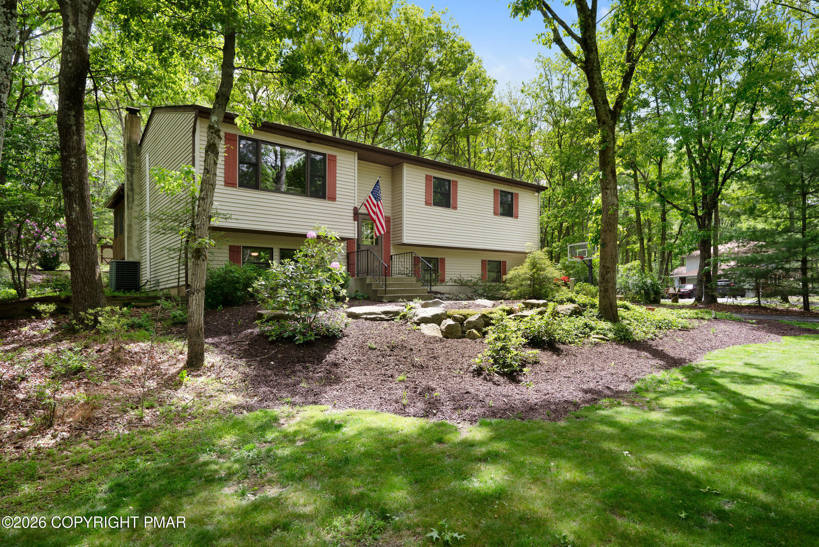 Property Photo: 1430 N Rocky Mountain Drive PA 18330