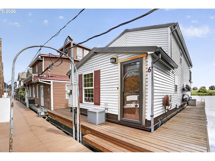 Property Photo: 13022 NW Marina Way 6 OR 97231