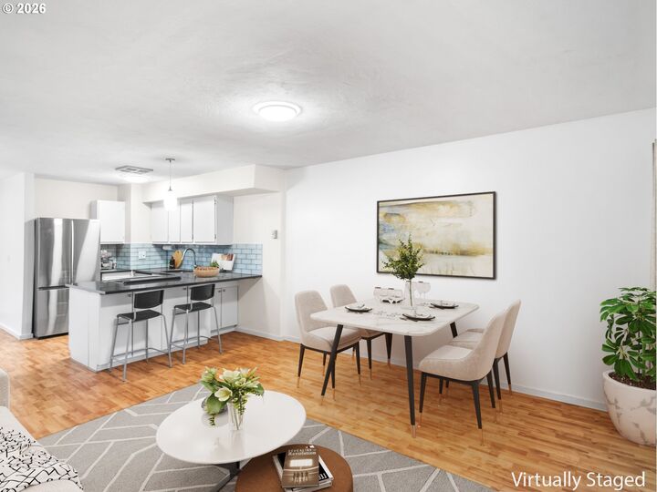 Property Photo: 5250 SW 42nd Ave OR 97221
