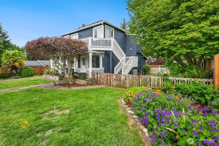 Property Photo:  919  6th Avenue S  WA 98020 