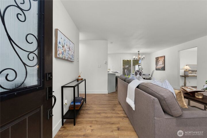 Property Photo: 35844 13th Avenue SW WA 98126