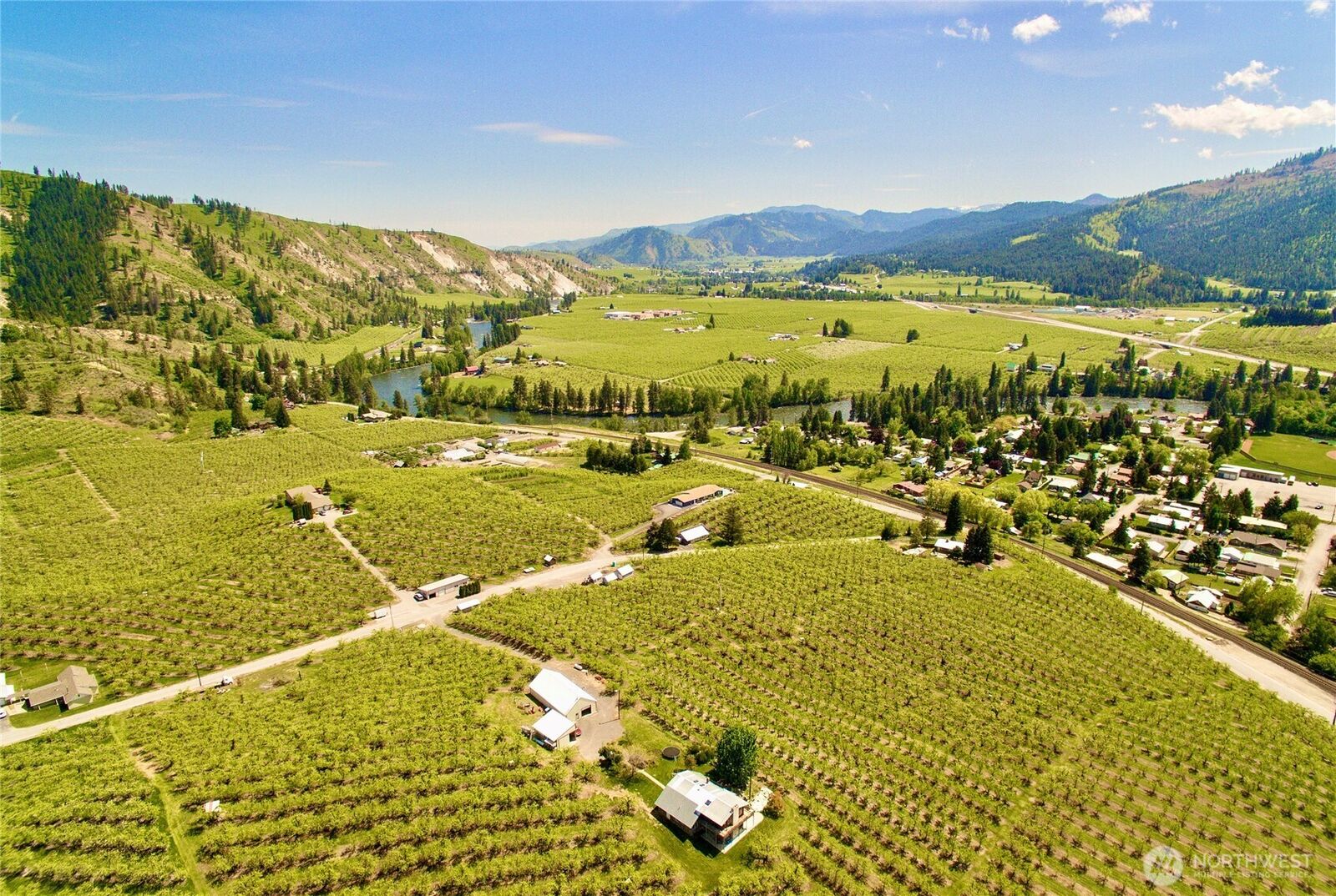 Property Photo:  848 X  Larson Rd  WA 98847 