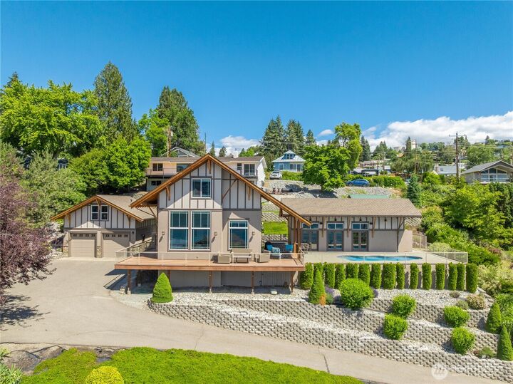 Property Photo: 408 Manson Boulevard WA 98831