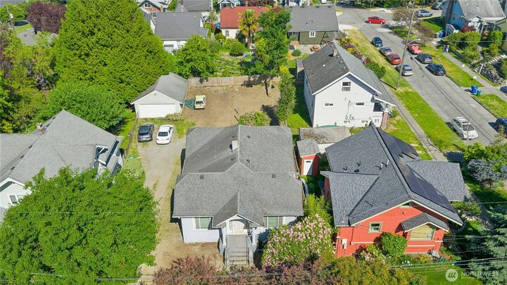 Property Photo:  2916  18th Avenue S  WA 98144 