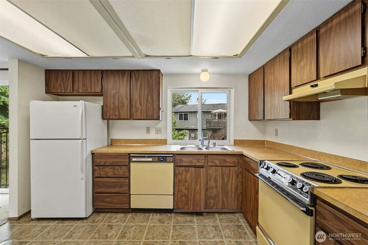 Property Photo:  2706  164th Place SE  WA 98012 