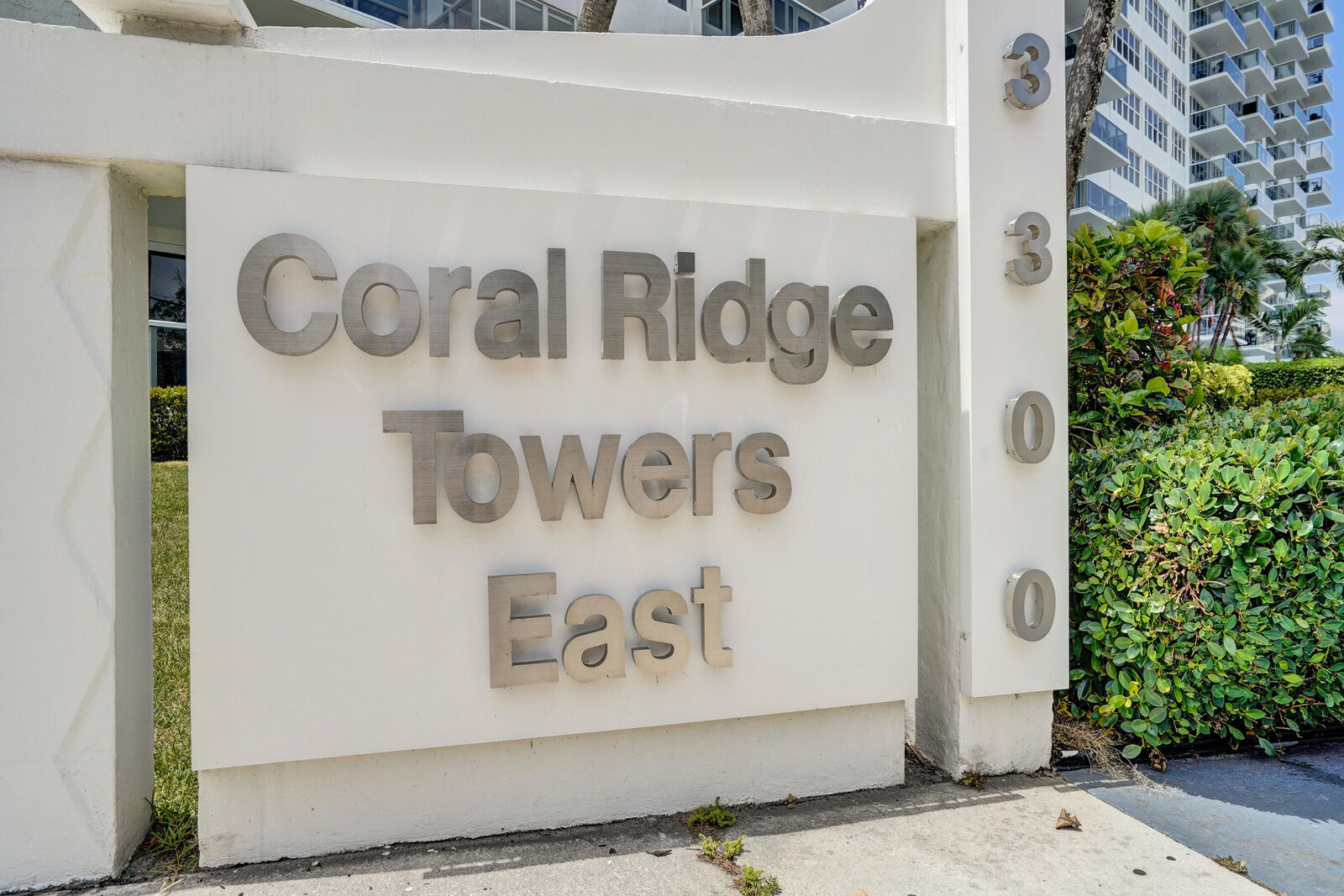 Property Photo: 3300 NE 36th Street 1621 FL 33308