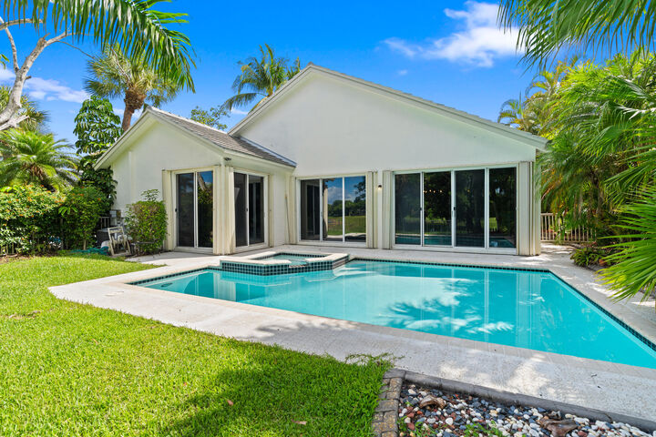 Property Photo:  1500 Lacosta Drive W  FL 33027 