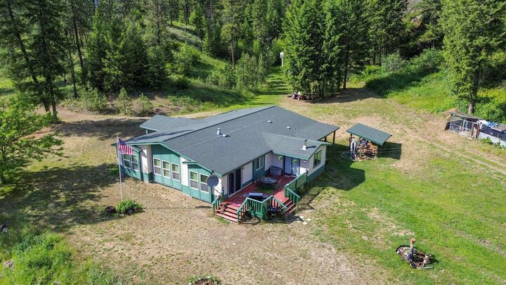 Property Photo: 3434-A Rockcut Rd WA 99141