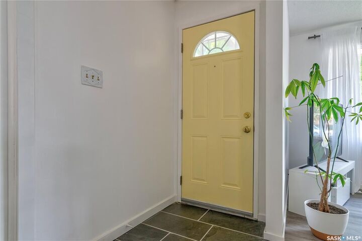 Property Photo:  2314 Dewdney Avenue E  SK S4N 4E1 