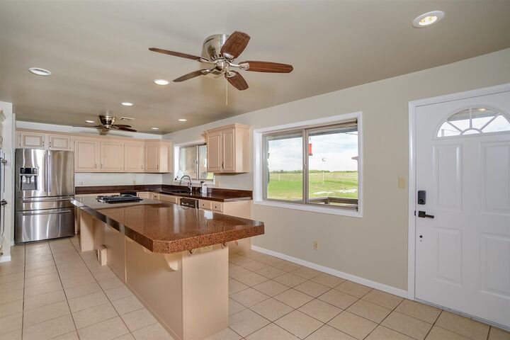 Property Photo: 350751 E 5500 Road OK 74045