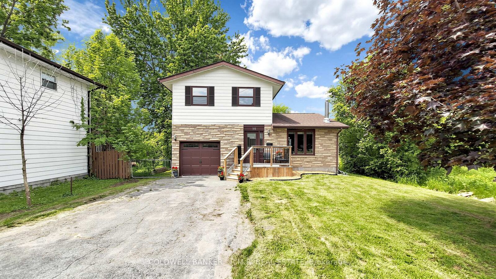 Property Photo:  98 Metro Road S  ON L4P 1W2 