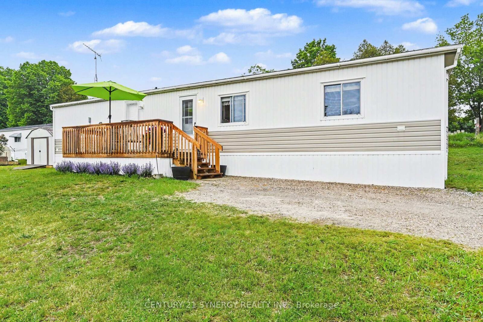 Property Photo:  261 Hillview Road  ON K7H 3C8 