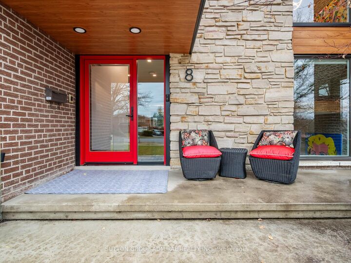 8 Foxdale Court — photo 1