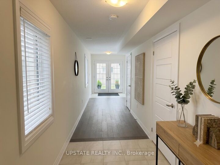 Property Photo: 49 Norwich Crescent ON N3W 0J4