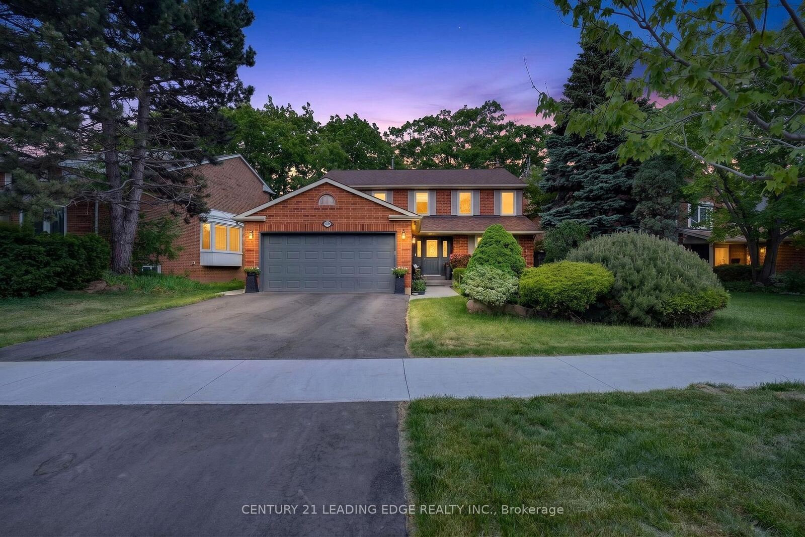 Photo de la propriété:  2300 Folkway Drive  ON L5L 3B6 