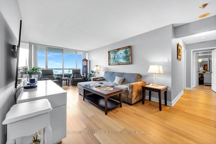 Property Photo: 24 Hanover Road 907 ON L6S 5K8
