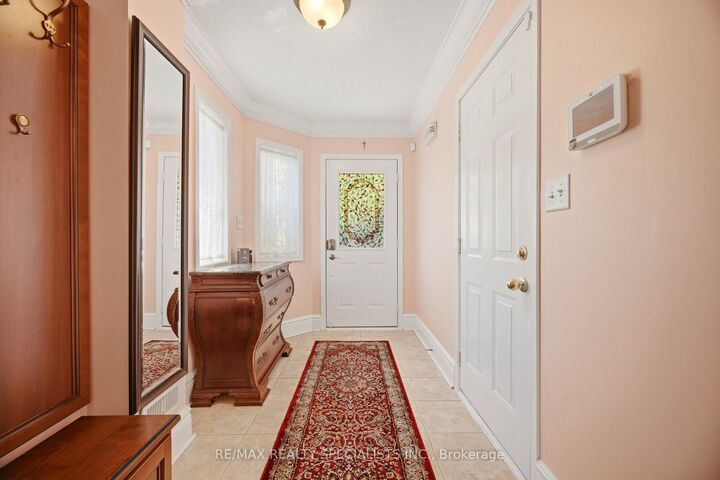 Property Photo: 3071 Treadwells Drive 1 ON L4X 1L5