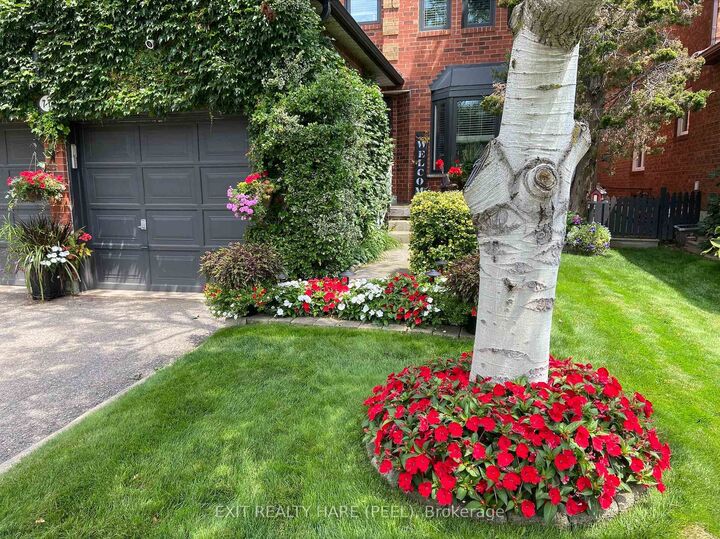 Property Photo: 77 Lord Simcoe Drive ON L6S 5H1