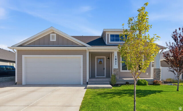 Property Photo: 1821 E Magnolia Cir UT 84005