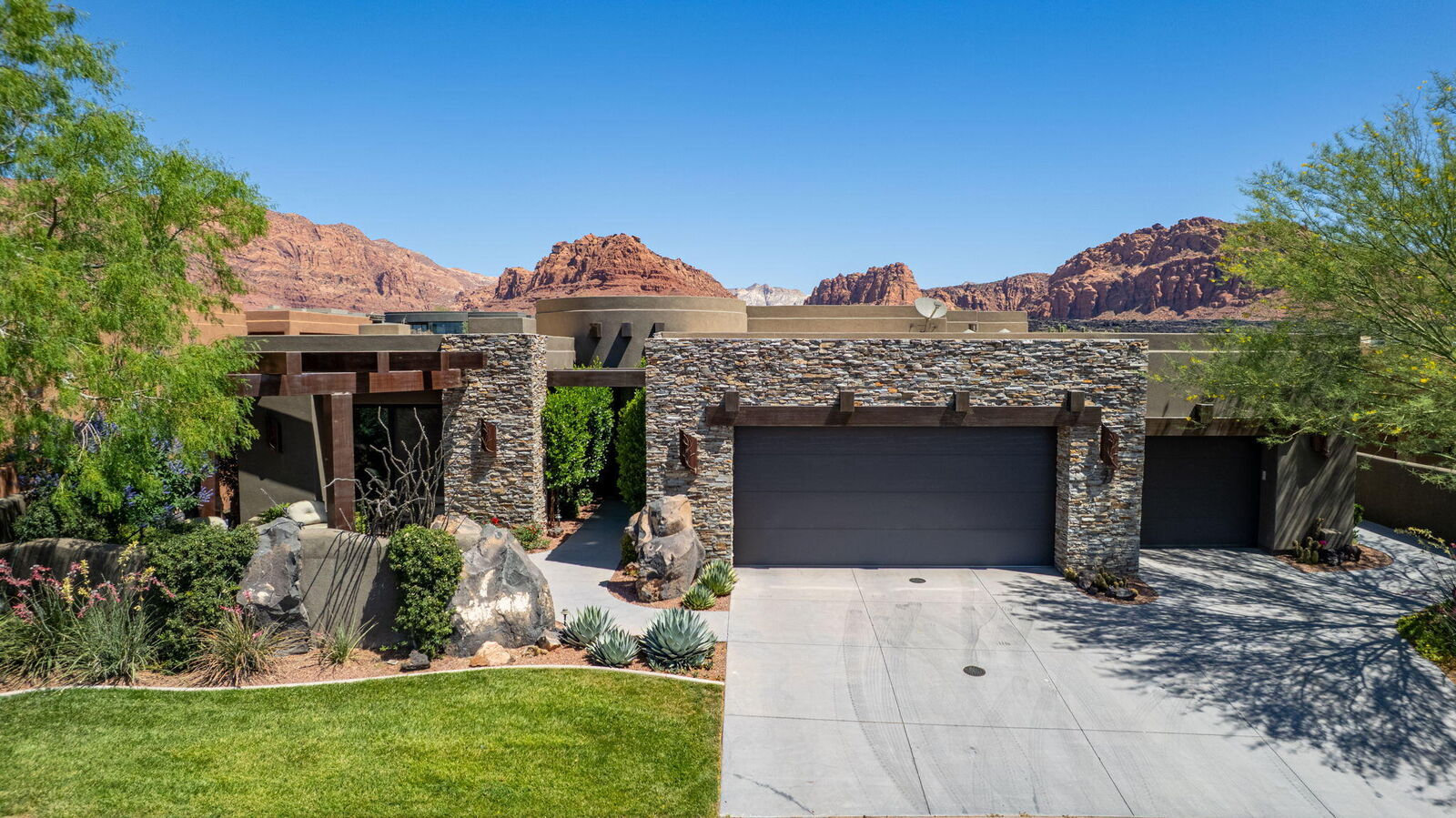 Property Photo: 1500 E Split Rock Dr 91 UT 84738