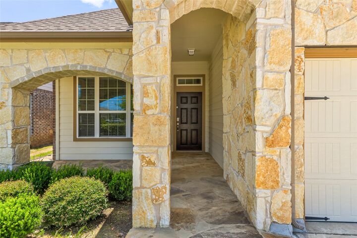 Property Photo: 205 Penna Lane TX 78628