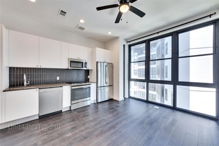 Property Photo: 800 Embassy Drive 431 TX 78702