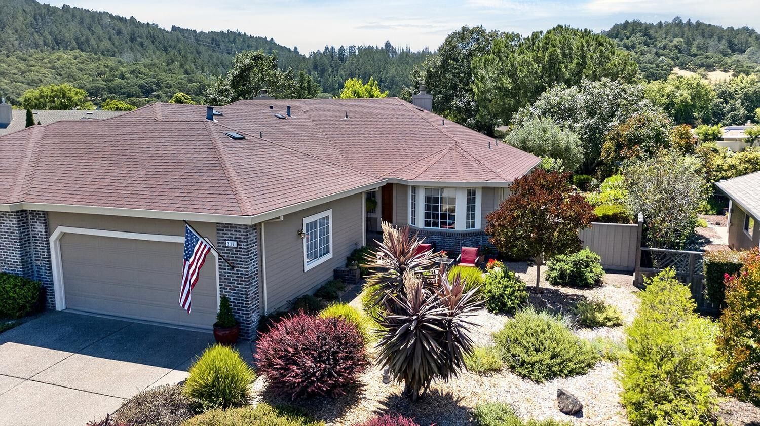 Property Photo: 317 Miramonte Place CA 95409